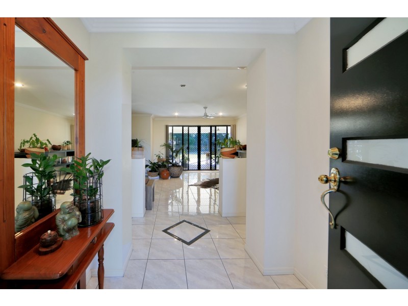27 Oceanview Street, Point Vernon QLD 4655