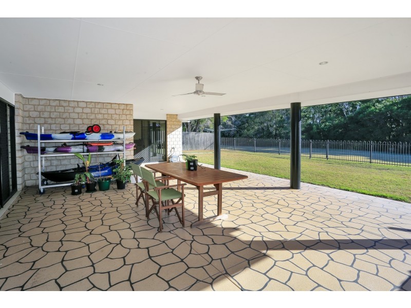 27 Oceanview Street, Point Vernon QLD 4655