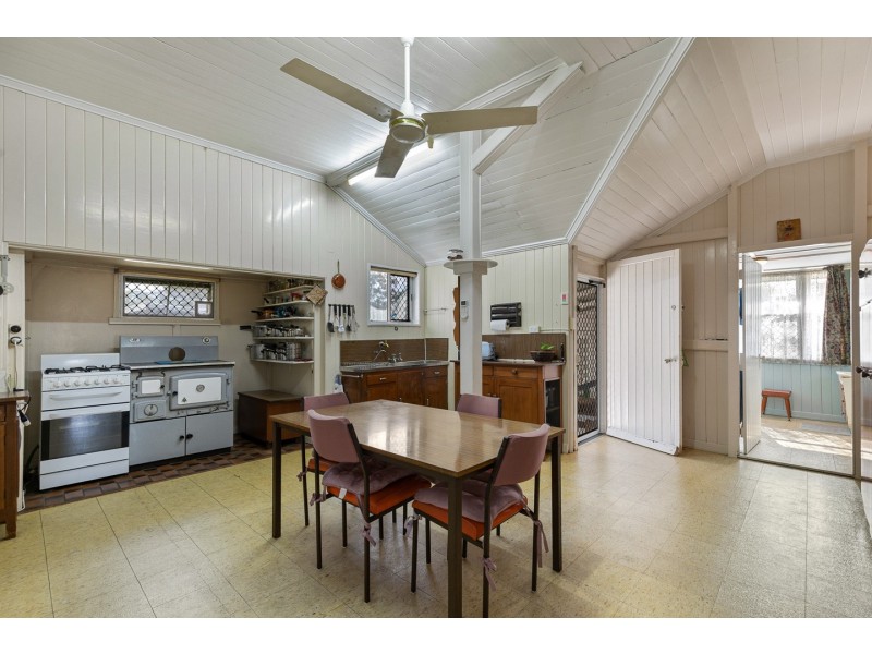 173 Long Street, Point Vernon QLD 4655