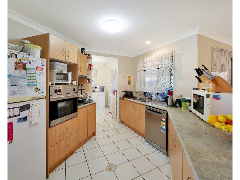 10 Wyuna Court, Urangan QLD 4655