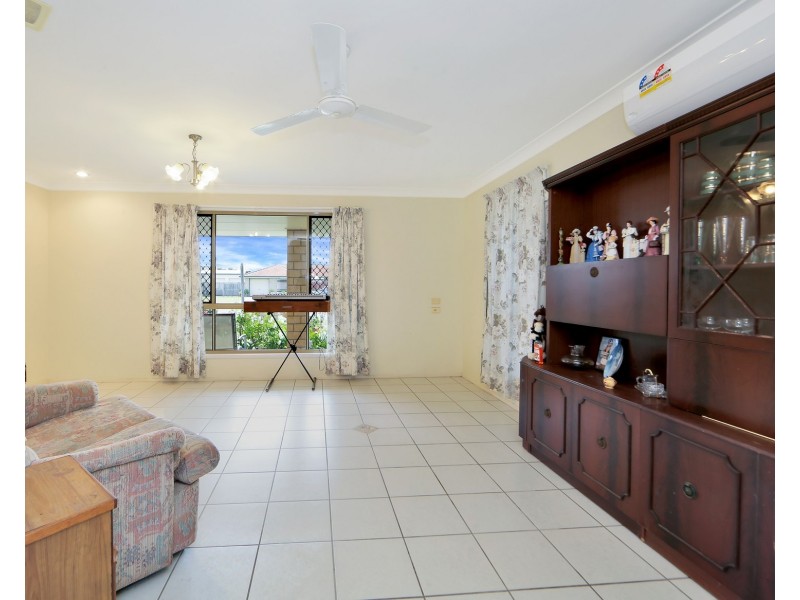 10 Wyuna Court, Urangan QLD 4655