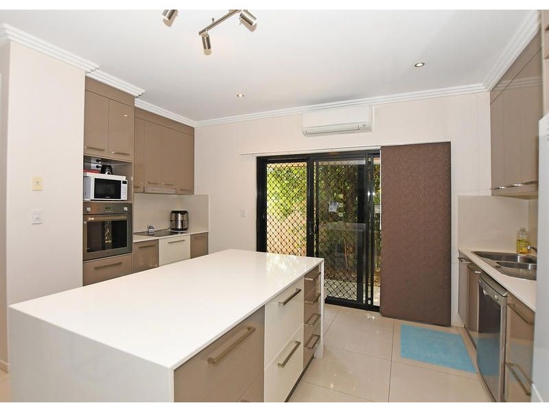 1/19 King Street, Urangan QLD 4655