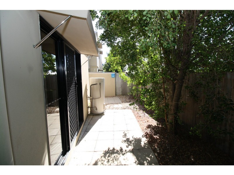 1/19 King Street, Urangan QLD 4655