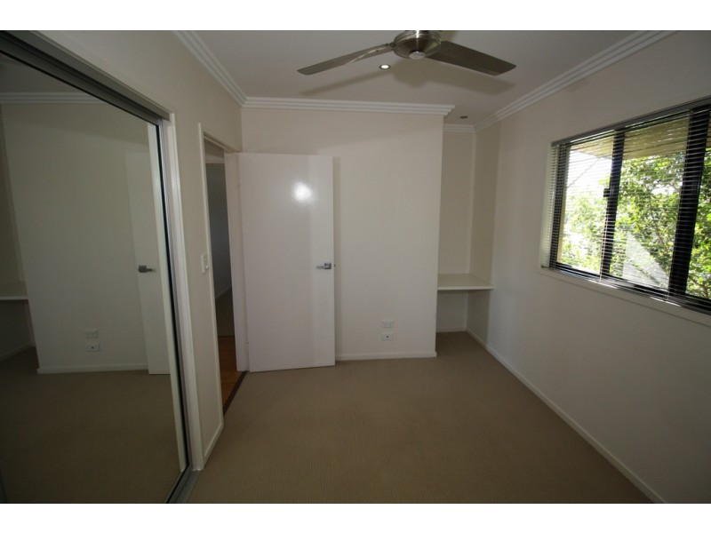 1/19 King Street, Urangan QLD 4655