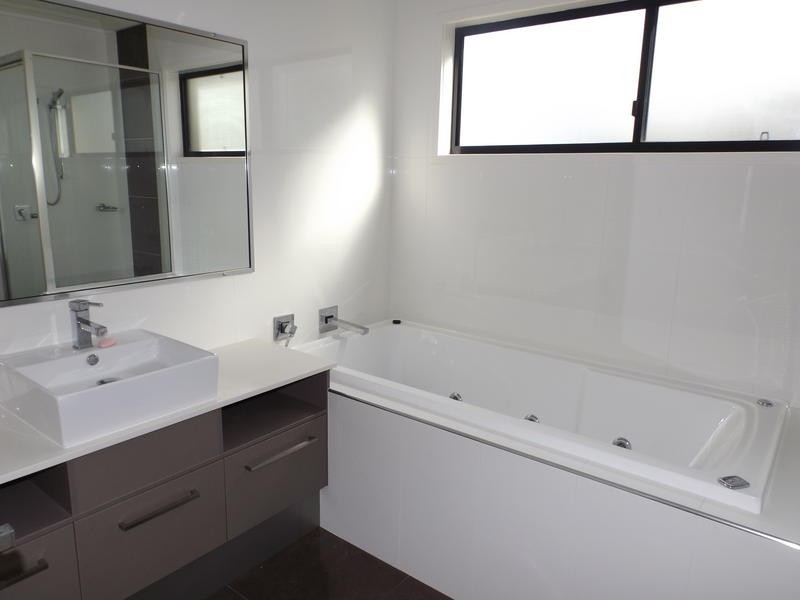 1/19 King Street, Urangan QLD 4655