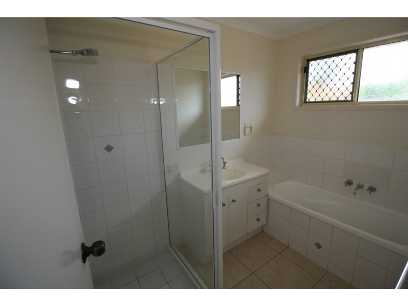 2/25 Sharyn Court, Point Vernon QLD 4655