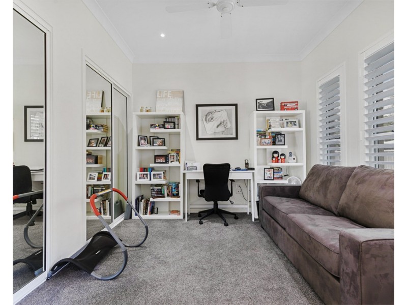 112 Limpus Street, Urangan QLD 4655