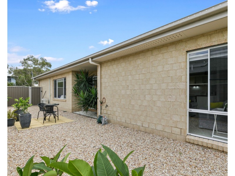 112 Limpus Street, Urangan QLD 4655