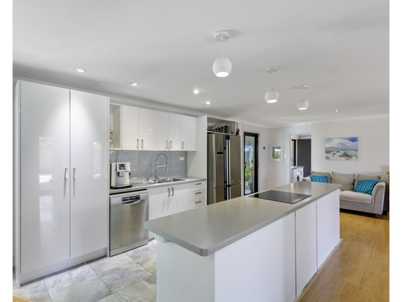 15 Maryanne Court, Point Vernon QLD 4655