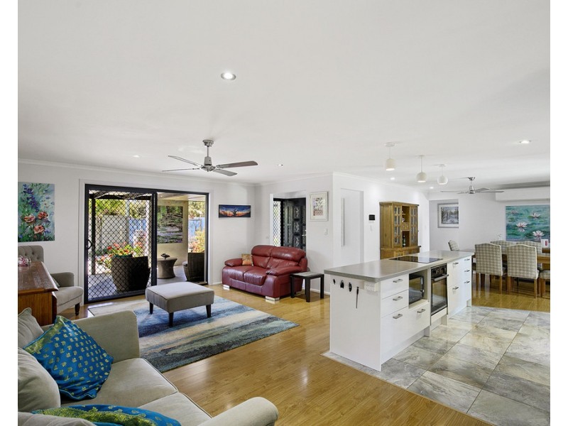 15 Maryanne Court, Point Vernon QLD 4655