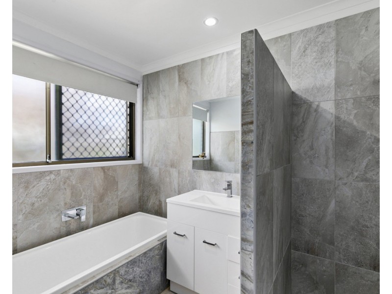 15 Maryanne Court, Point Vernon QLD 4655