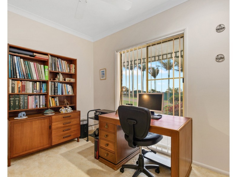 4 Sovereign Court, Urraween QLD 4655