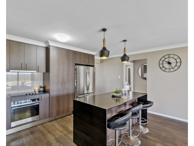 39 Spring Way, Nikenbah QLD 4655