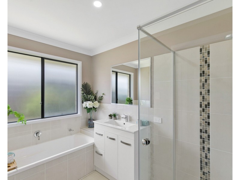 39 Spring Way, Nikenbah QLD 4655