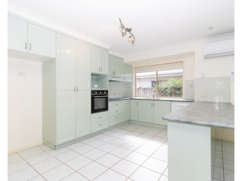 170 Kingfisher Parade, Toogoom QLD 4655
