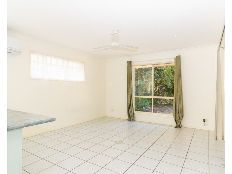170 Kingfisher Parade, Toogoom QLD 4655