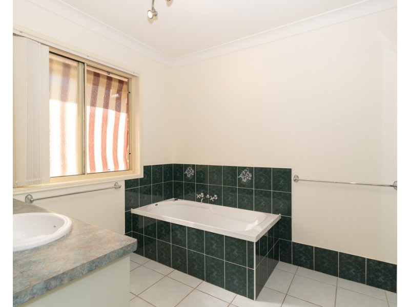 170 Kingfisher Parade, Toogoom QLD 4655
