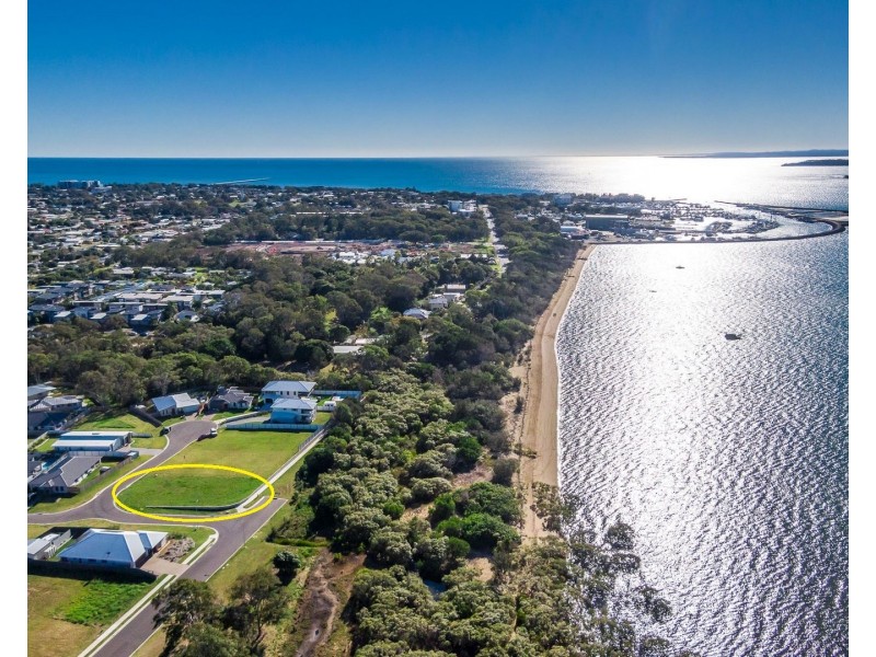 1 Oceanfront Court, Urangan QLD 4655