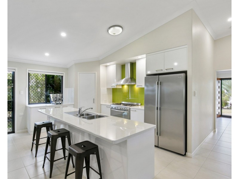 34 Sirenia Drive, Burrum Heads QLD 4659