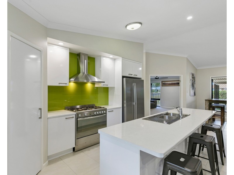 34 Sirenia Drive, Burrum Heads QLD 4659