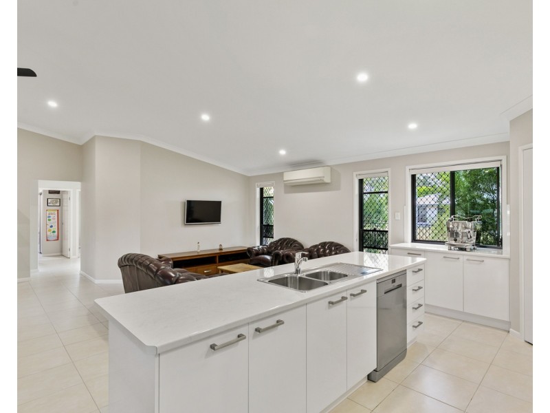 34 Sirenia Drive, Burrum Heads QLD 4659