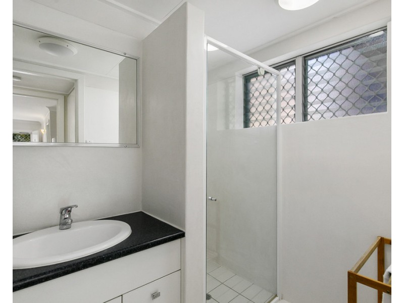 75/477 Esplanade, Torquay QLD 4655