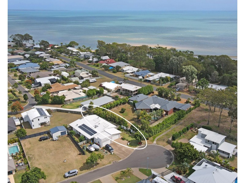 2/10 Beachside Court, Toogoom QLD 4655