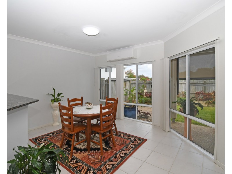 2/10 Beachside Court, Toogoom QLD 4655