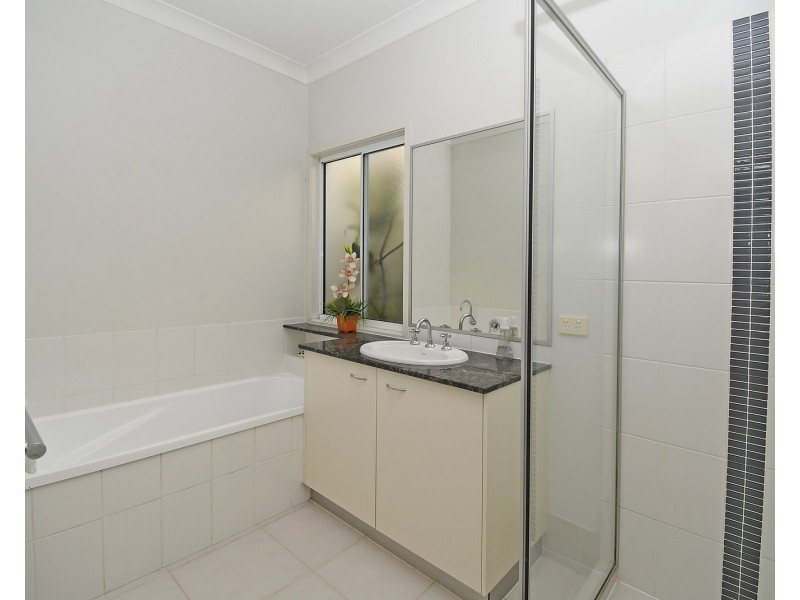 2/10 Beachside Court, Toogoom QLD 4655