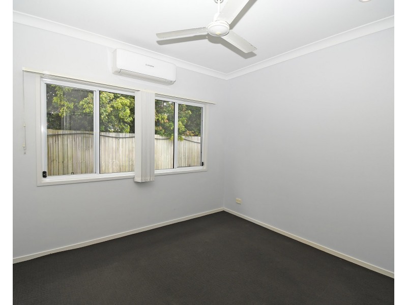 2/10 Beachside Court, Toogoom QLD 4655