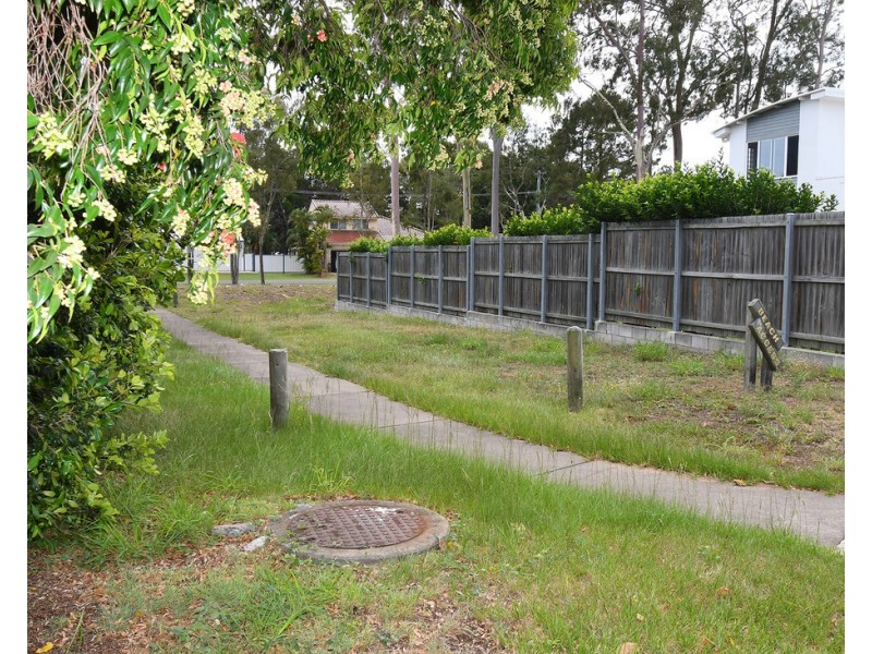 2/10 Beachside Court, Toogoom QLD 4655