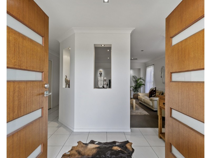 8 Barramundi Drive, Burrum Heads QLD 4659