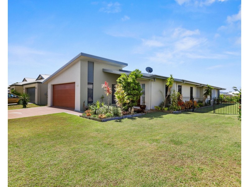 8 Barramundi Drive, Burrum Heads QLD 4659