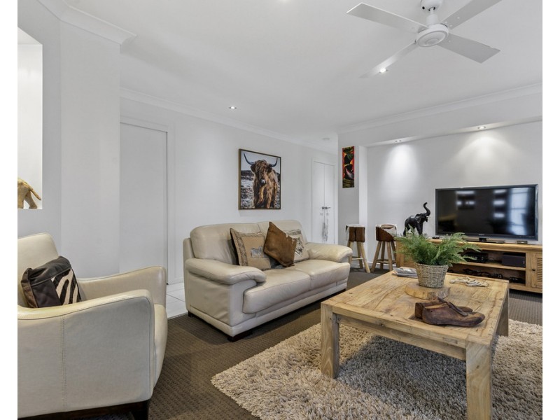 8 Barramundi Drive, Burrum Heads QLD 4659