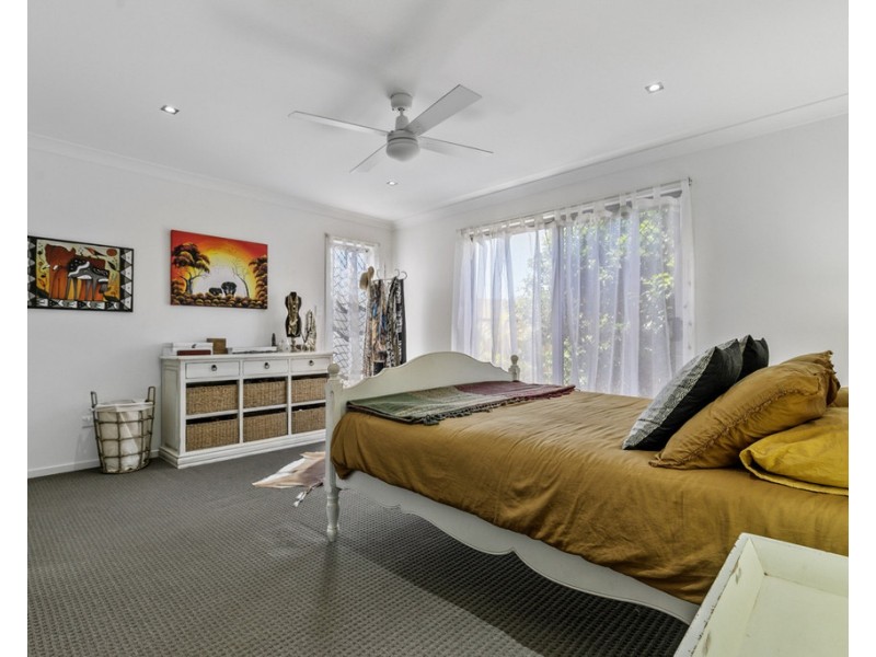 8 Barramundi Drive, Burrum Heads QLD 4659