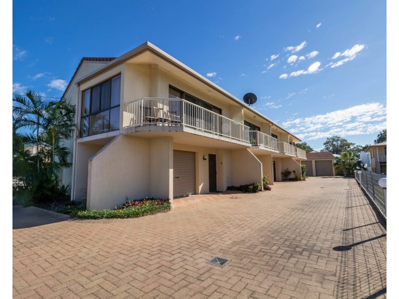 1/208 Cypress Street, Torquay QLD 4655