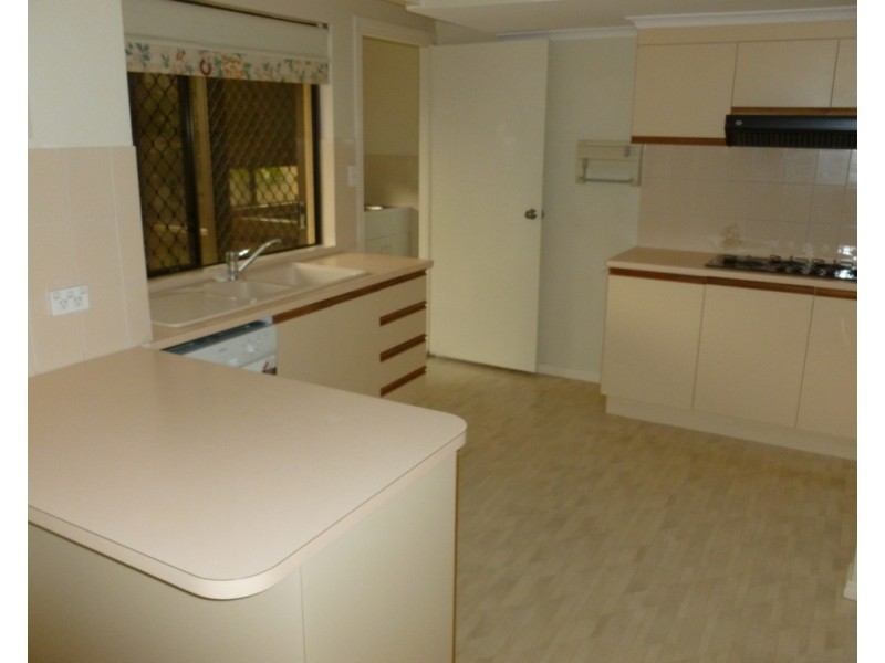 1/208 Cypress Street, Torquay QLD 4655