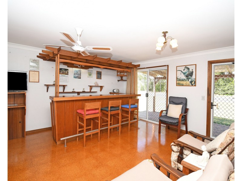 44 Barker Street, Point Vernon QLD 4655