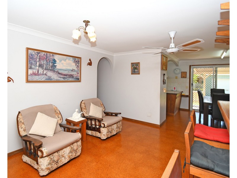 44 Barker Street, Point Vernon QLD 4655