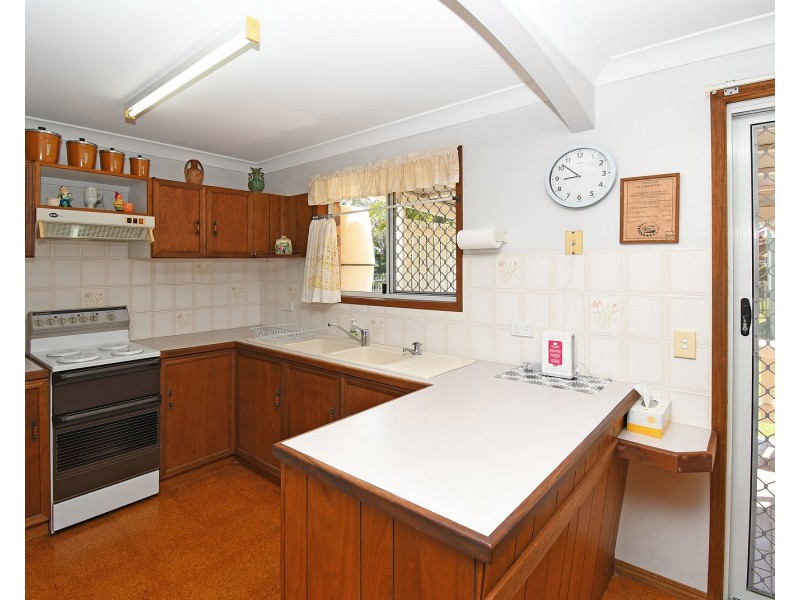 44 Barker Street, Point Vernon QLD 4655