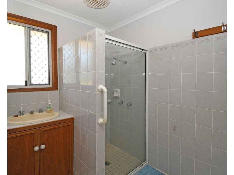 44 Barker Street, Point Vernon QLD 4655