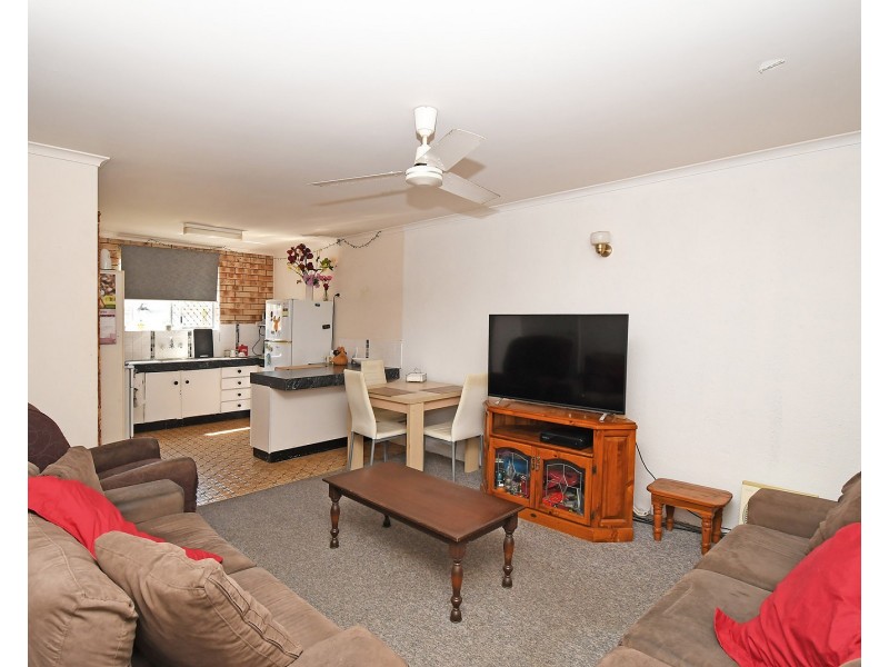 4/3 King Street, Urangan QLD 4655