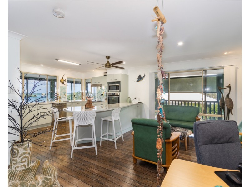 4 Davidson Street, River Heads QLD 4655