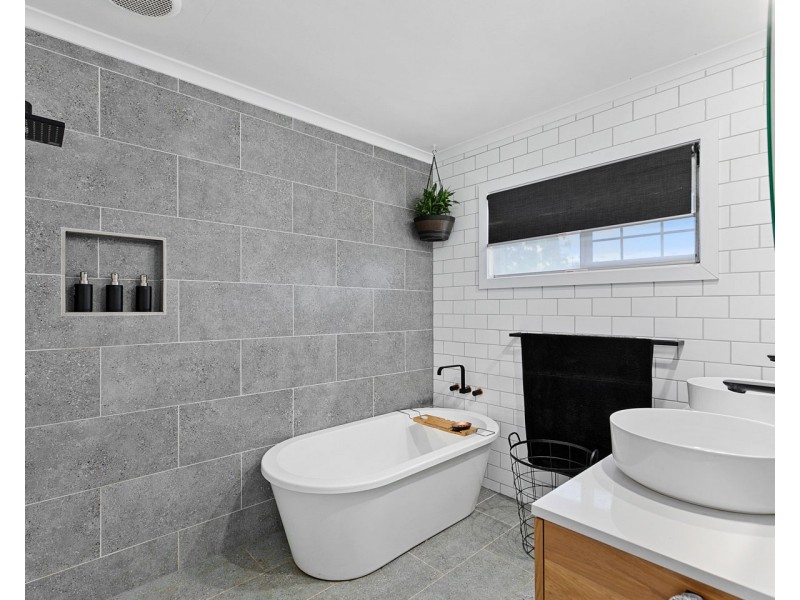 23 Holiday Parade, Scarness QLD 4655