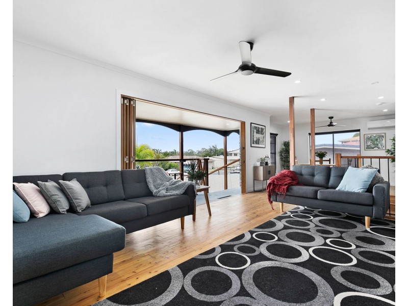 23 Holiday Parade, Scarness QLD 4655