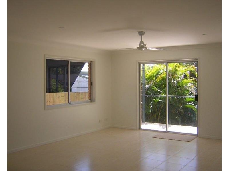71 Urangan Street, Torquay QLD 4655