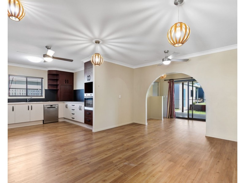 99 Bay Park Road, Wondunna QLD 4655