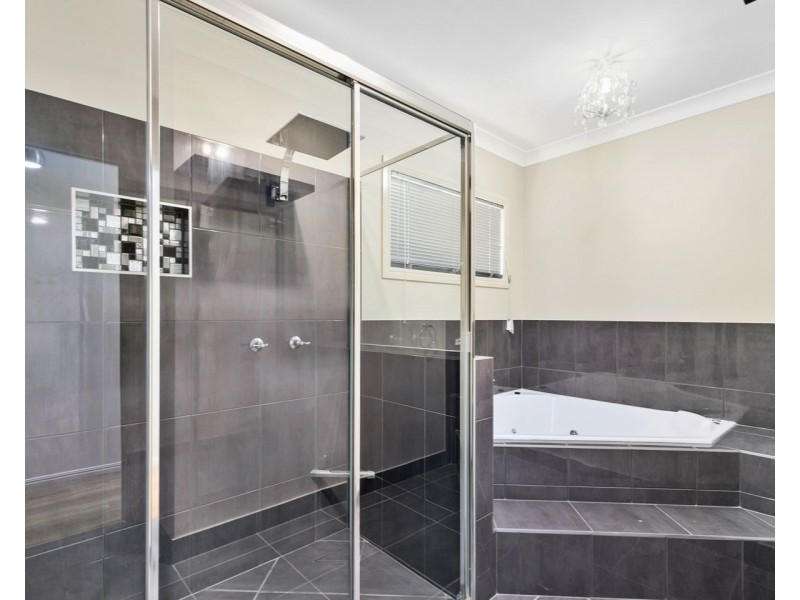 99 Bay Park Road, Wondunna QLD 4655