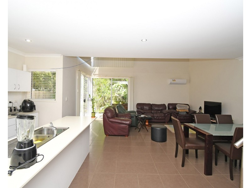 25/71 Elizabeth St, Urangan QLD 4655