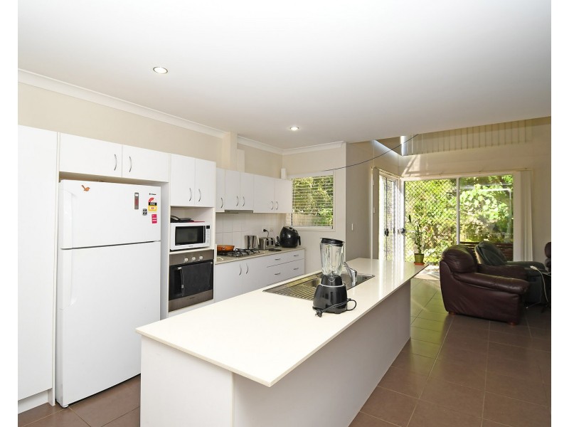 25/71 Elizabeth St, Urangan QLD 4655